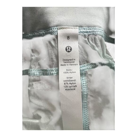 Lululemon Step out Short NWT 3" inseam size 8 Wind Running Athleisure Athletic - Picture 11 of 13